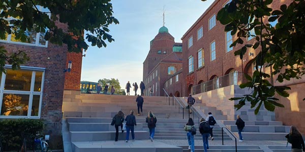 Students at KTH Campus.