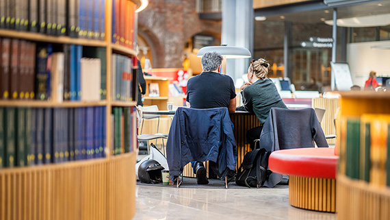 Students in KTH Library