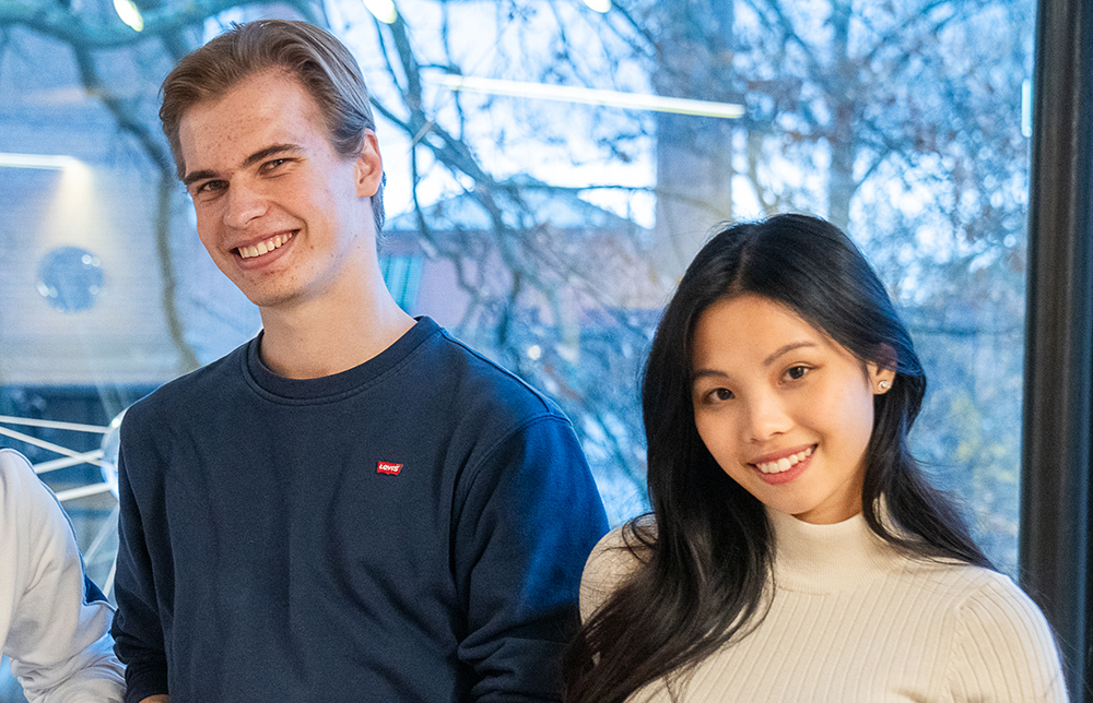 Porträttfoto på KTH-studenterna Kristina Hoang och Fabian Forsberg