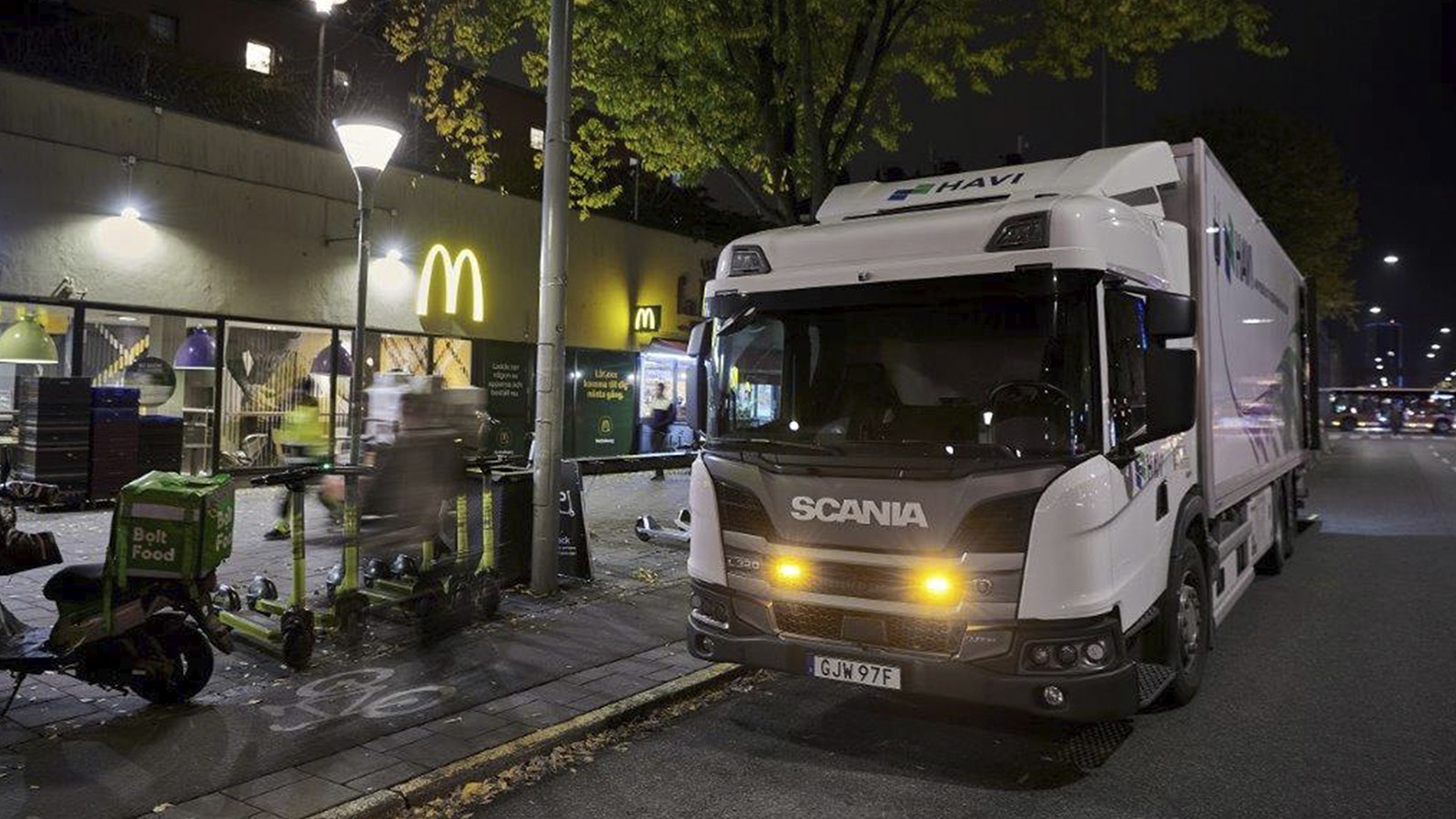 Scania truck outside McDonalds